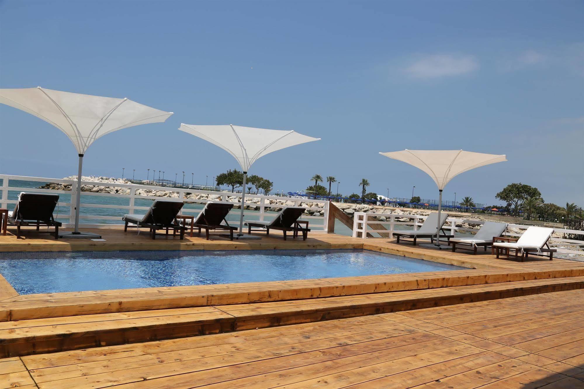 Veer Luxury Boutique Hotel & Beach Club Jounieh Exterior foto